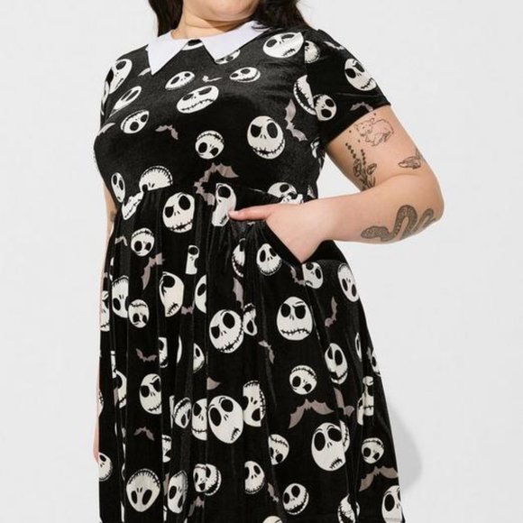 ❤️NWT VINTAGE TORRID NIGHTMARE BEFORE CHRISTMAS POCKETS VELVET COLLAR DRESS 1X - Picture 3 of 10
